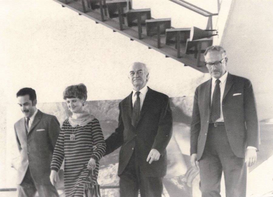Mr. Ireland, Ava Helen Pauling, Linus Pauling and Enrique Kirberg, Chile, January 1970. PAULINGBLOG.jpg