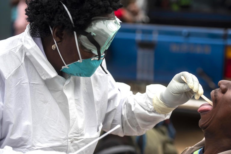 The Gauteng government deployed a team of health workers to the Stjwetla informal settlement to test people for COVID-19 on day 5 of National Lockdown on March 31, 2020 in Alexandra, South Africa. (Photo by Gallo Images/Alet Pretorius) The Gauteng government deployed a team of health workers to the Stjwetla informal settlement to test people for COVID-19 on day 5 of National Lockdown on March 31, 2020 in Alexandra, South Africa. (Photo by Gallo Images/Alet Pretorius)