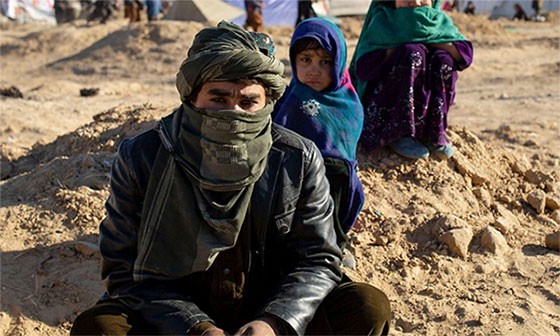 Man and child in Afghanistan (From CGC event Displacement, Citizenship, and the State: Afghanistan and the International System, Nov. 2, 2021) Man and child in Afghanistan