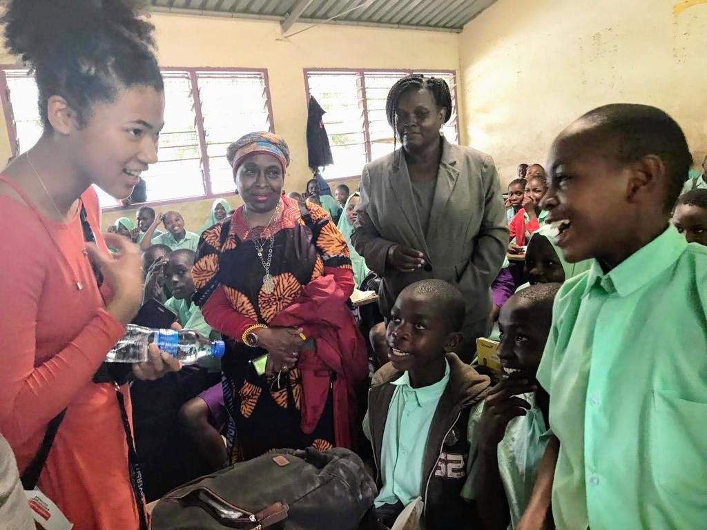Chaplain Jewelnel Davis (second left) and Kraft Global Fellow Summer 2019-Yasna Vismale interact with the teacher and students during the fellows’ excursion to Mombasa, Kenya Chaplain Jewelnel Davis (second left) and Kraft Global Fellow Summer 2019-Yasna Vismale interact with the teacher and students during the fellows’ excursion to Mombasa, Kenya