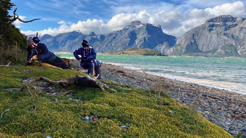 Preparing to film for Turba Hol-Hol Tol in Caleta María, Tierra del Fuego, Chile (Photo by Camila Marambio) Caleta María, Tierra del Fuego, Chile