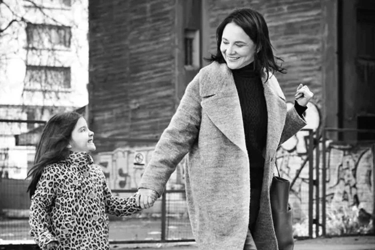 Karen with her daughter (Photo credit Paula magazine) Karen with her daughter