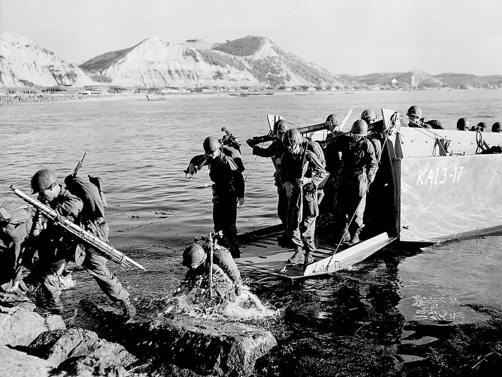 American troops landing at Pohang, on the east coast of Korea, in July 1950, during the Korean 