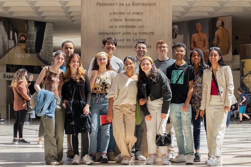 Neuroscience students at the Louvre. Photo: Fiorella Fernandez The neuroscience students at the Louvre