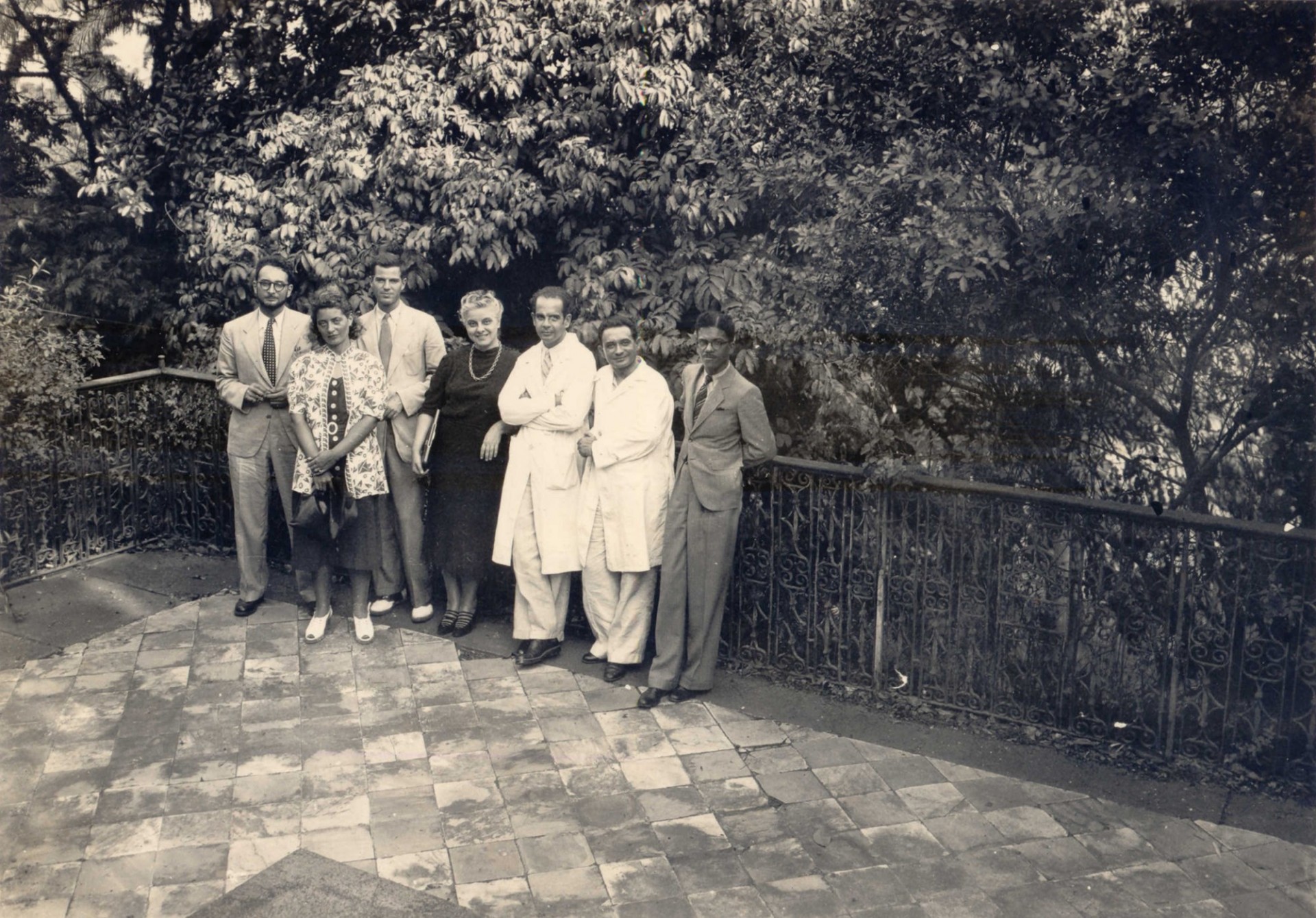 From left to right: 1 Claude Levi-Strauss; 2 Ruth Landes; 3 Charles Wagley; 4 Heloísa Alberto Torres; 5 Luís de Castro Faria, do Museu Nacional; 6 Raimundo Lopes da Cunha, do Museu Nacional; 7 Edison Carneiro.(Acervo Museu Nacional)