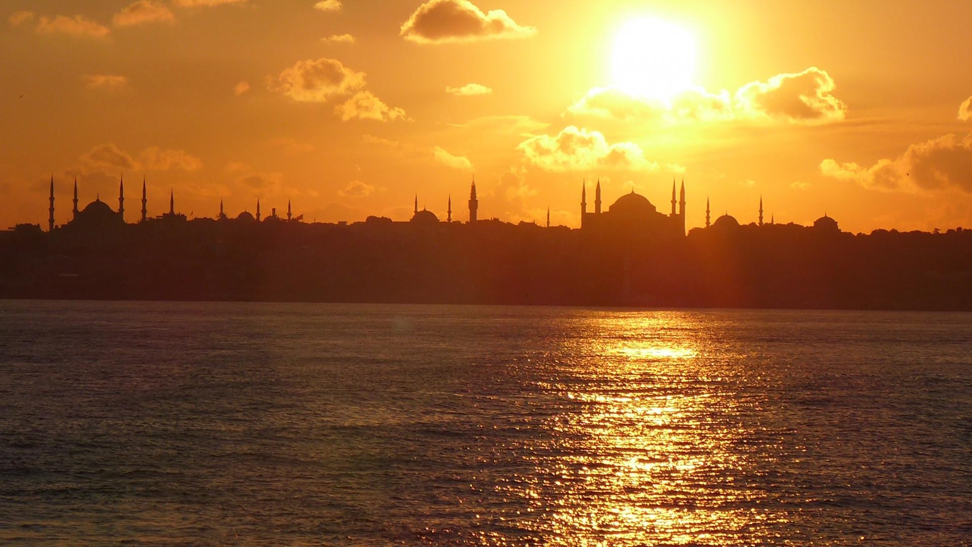 Columbia Students to Study and Experience Istanbul’s History, Monuments and Urban Life through the Columbia-Bogaziçi Summer School in Byzantine and Ottoman Studies
