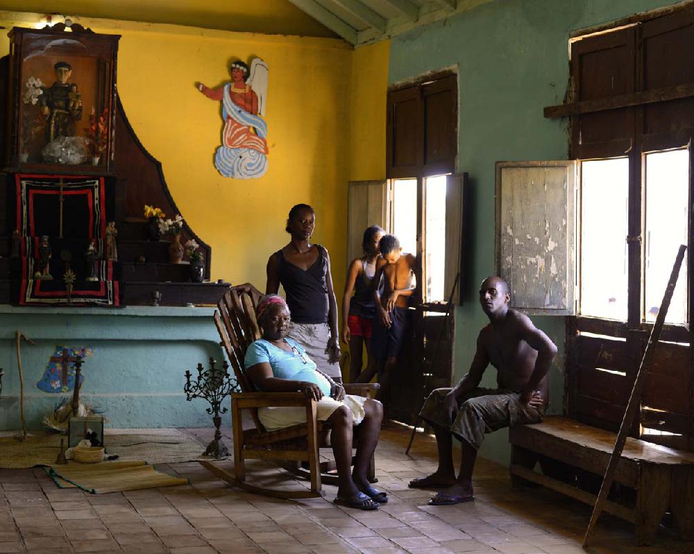 Photo: Nicola Lo Calzo, photographe, L'Agence à Paris A Senegalese family
