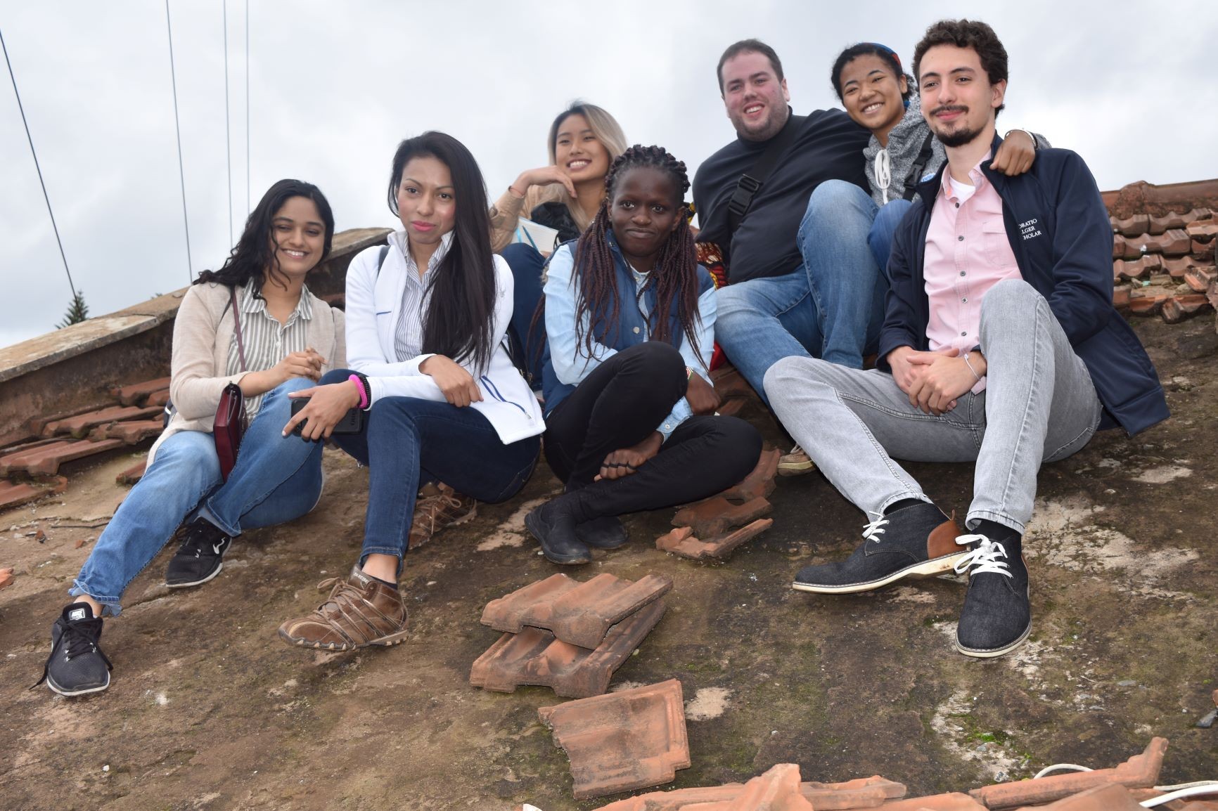 The Kraft Global Fellows for Summer 2019 during their visit to Tunapanda Institute – Kibera (L-R) Giselle Fernades-Dental Science, Denisse Pineda, Office of University Chaplain, Columbia University-, Ruoxin Feng-Philosophy and Political Science, Renise Owner-Tech Trainer, Tunapanda Institute,  Jared Payne – Architecture, Planning and Preservation Major, Yasna Vismale-Financial Economics and Jazz Studies and Nathan Santos-History and Latin America, Caribbean Studies share a ‘rooftop’ moment during the group’