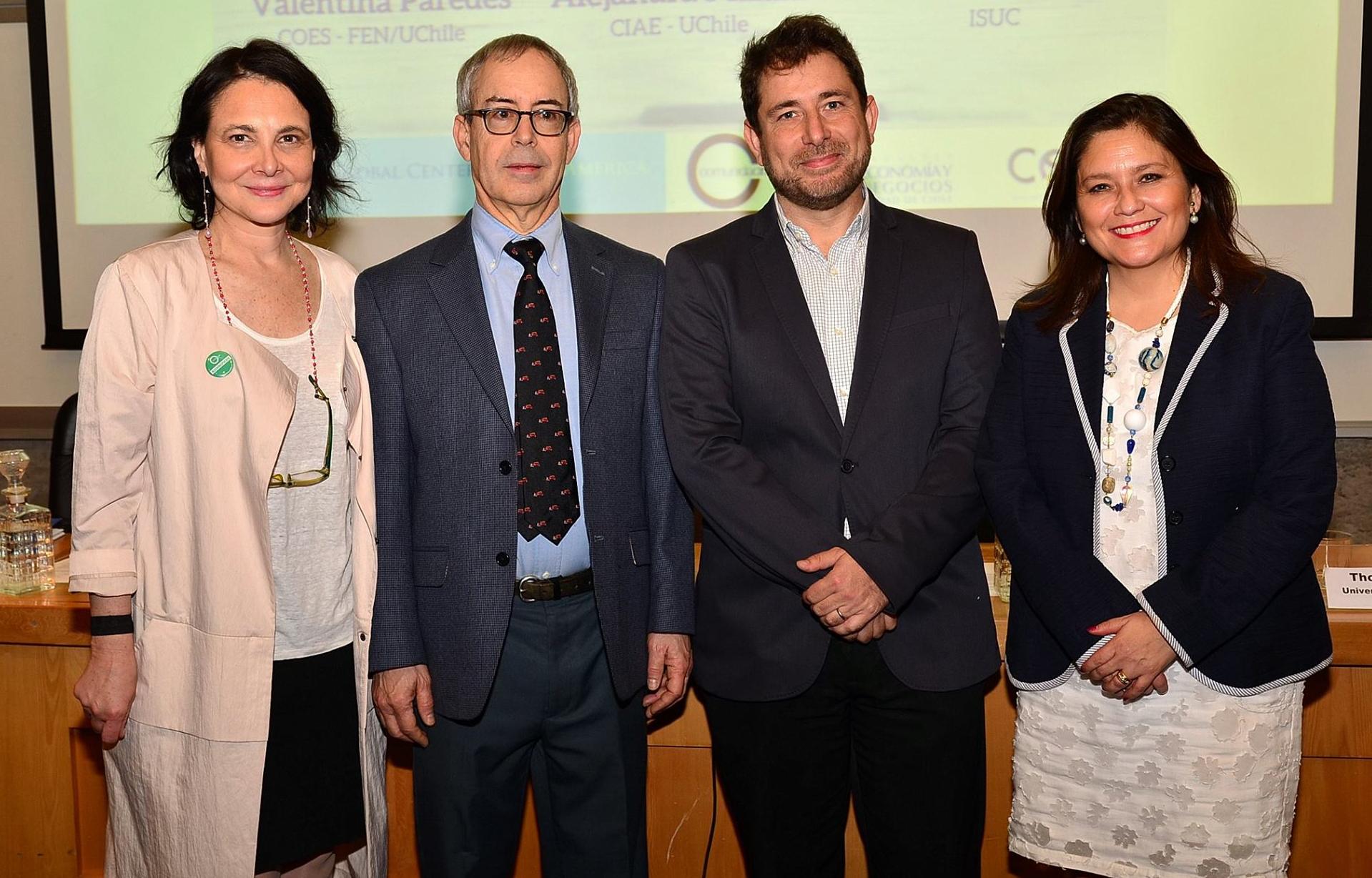 Karen Poniachik (Santiago Global Centers Director), Thomas DiPrete ( Giddins Professor of Sociology, and Co-Director, Institute for Social and Economic Research and Policy at Columbia University) Daniel Hojman (COES) y Alejandra Sepúlveda (ComunidadMujer).