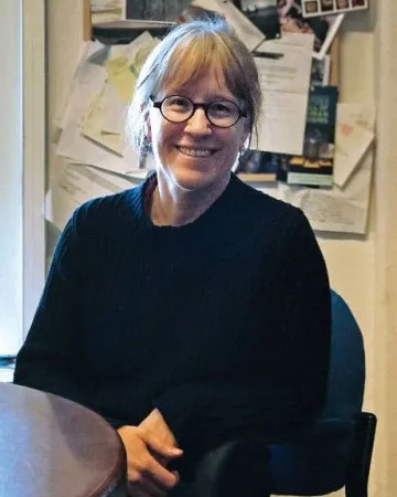 Zoe Crossland