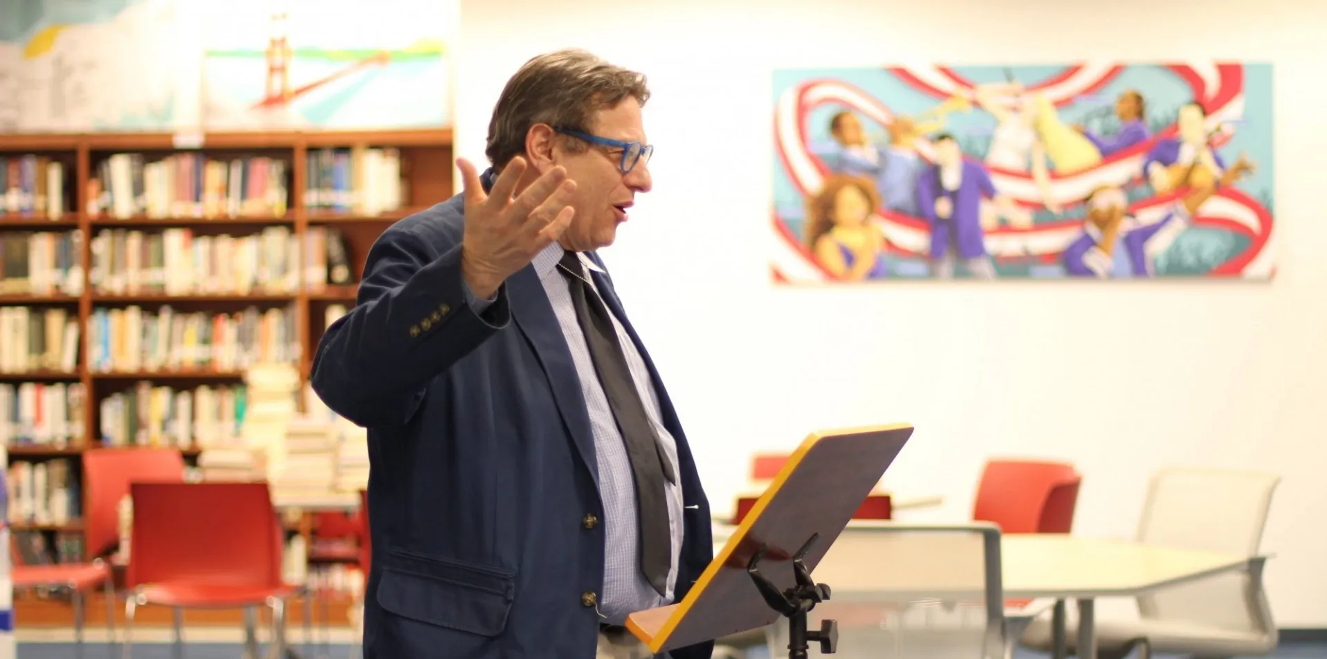 Richard Peña leading a class