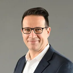 Professor Daniel Naujoks