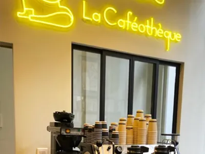 café