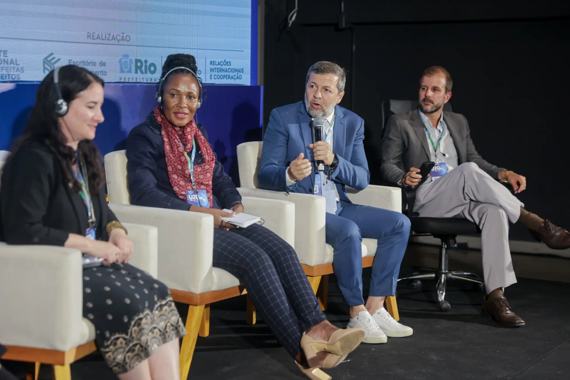 The “Urban Planning and Sustainability: Climate Budget, Financing, and Carbon Instruments” session brought together the experiences of Rio de Janeiro, Fortaleza, and Tshwane (South Africa) to enhance the discussion through shared know-how on the implementation of urban climate strategies. Elcio Batista, the Deputy Mayor of Fortaleza, shared the city's approach to addressing social inequality, noting that many challenges within Fortaleza are localized.