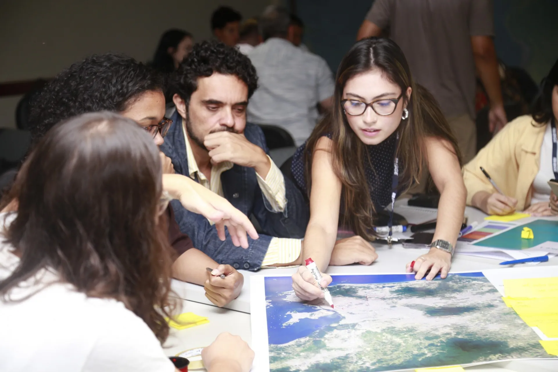 The participatory workshops began on the afternoon of the first day and continued throughout most of the second day, fostering active collaboration among participants. They engaged in mapping risks, diagnosing challenges, and co-developing actionable solutions.