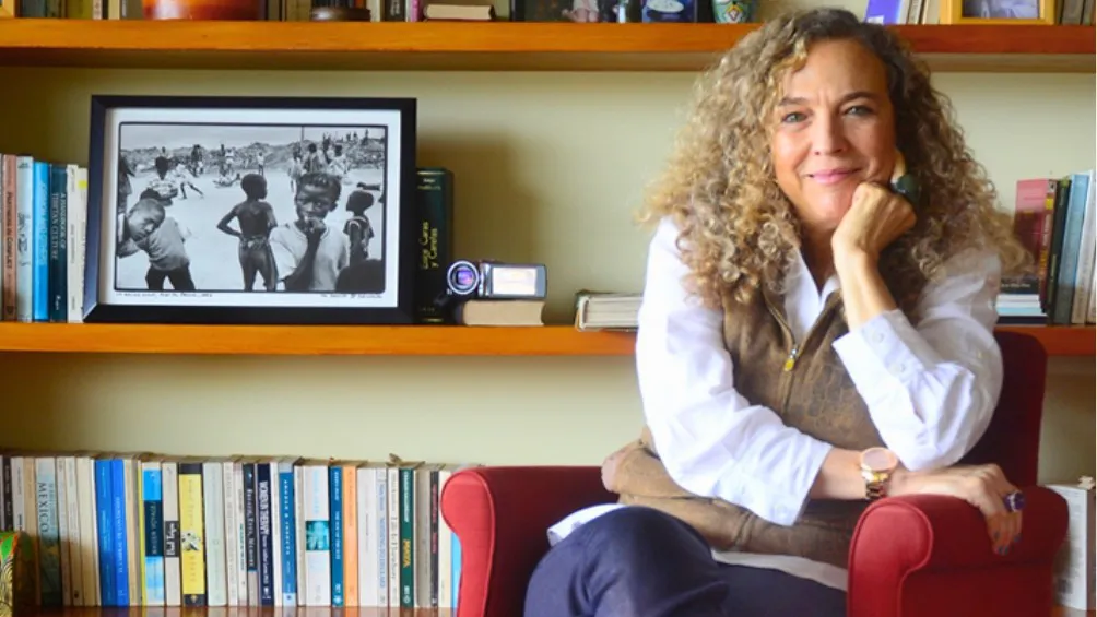 Sonia Goldenberg receives Journalism School’s 2023 Alumni Award