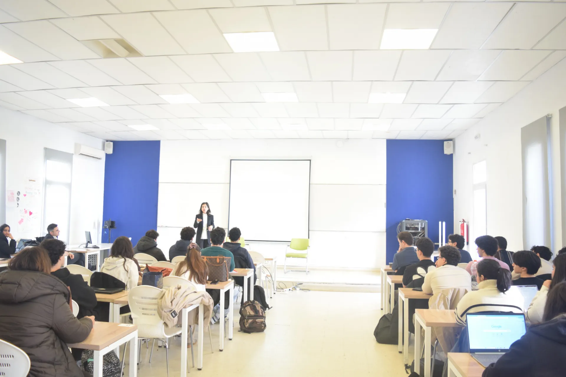 Full room 3