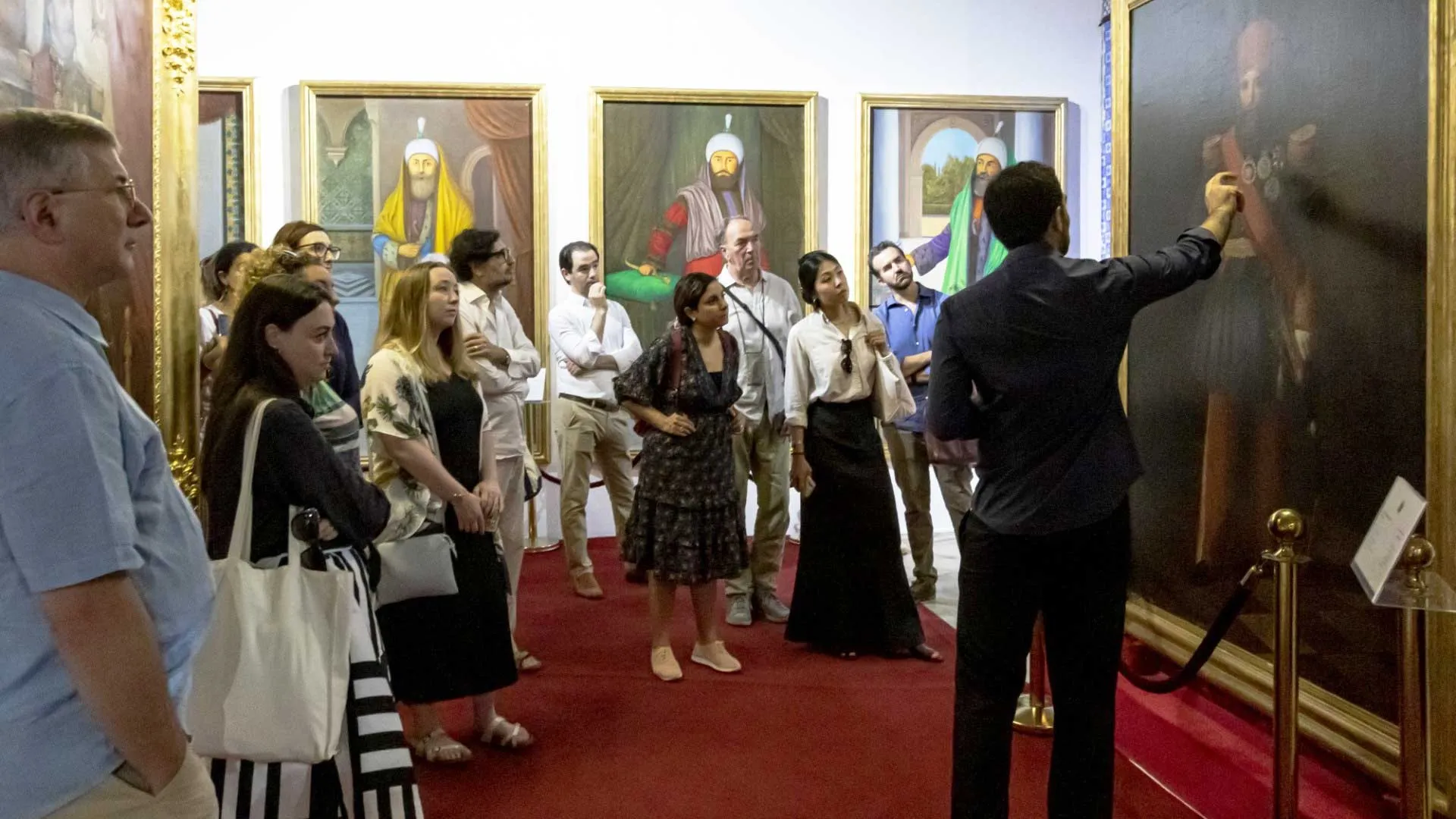 A guided tour to Ksar Said Palace to learn more about "The Beys Husseinites"