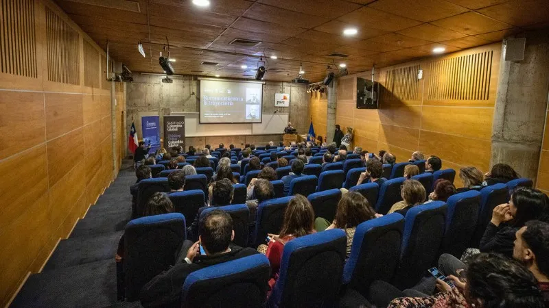 Overview of the event held at Universidad de Chile's FEN.