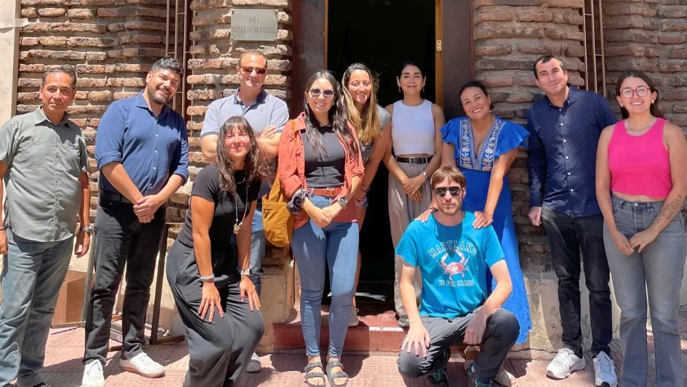 Team members with peers from San José del Maipo Municipality.